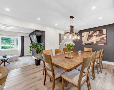 1111 Plum Grove Circle - Photo Thumbnail 10