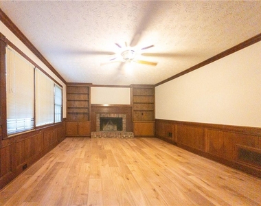 965 Millbrook Court - Photo Thumbnail 5