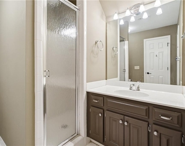 5525 Hampstead Way - Photo Thumbnail 24