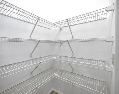 5525 Hampstead Way - Photo Thumbnail 17