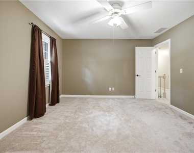 5525 Hampstead Way - Photo Thumbnail 23