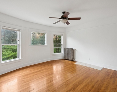 807 Greenleaf Street - Photo Thumbnail 2