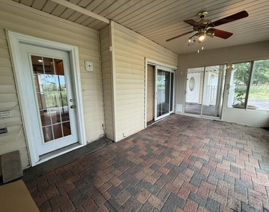 1000 E Touhy Avenue - Photo Thumbnail 8