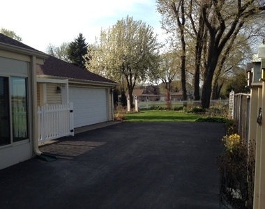 1000 E Touhy Avenue - Photo Thumbnail 20