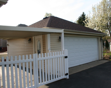 1000 E Touhy Avenue - Photo Thumbnail 19
