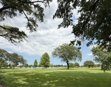 1000 E Touhy Avenue - Photo Thumbnail 14