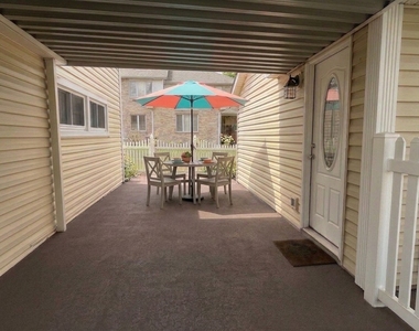 1000 E Touhy Avenue - Photo Thumbnail 22