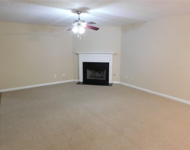 102 Hidden Creek Drive - Photo Thumbnail 3