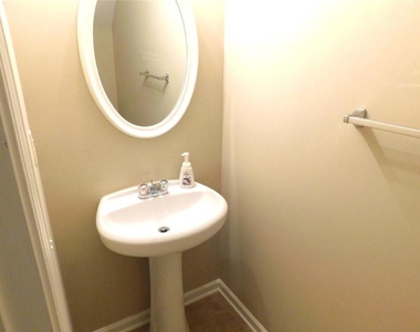 102 Hidden Creek Drive - Photo Thumbnail 7