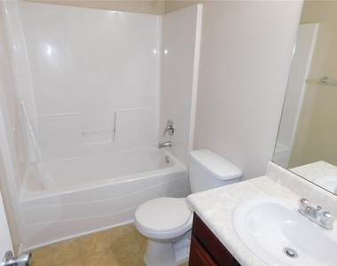 102 Hidden Creek Drive - Photo Thumbnail 16