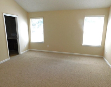 102 Hidden Creek Drive - Photo Thumbnail 17