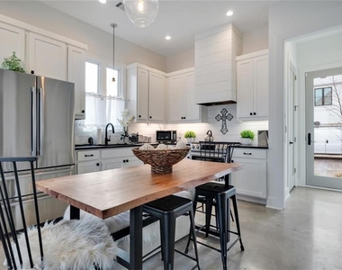 115 Central Avenue - Photo Thumbnail 6