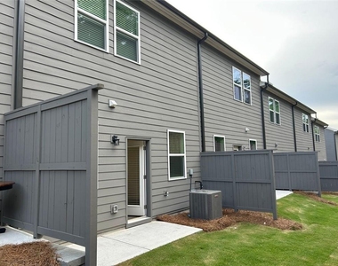 1708 Gunnin Trace Nw - Photo Thumbnail 2