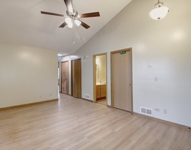 1324 Post Oak Court - Photo Thumbnail 2