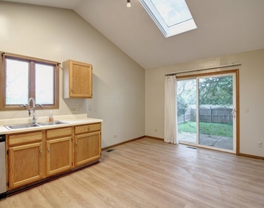 1324 Post Oak Court - Photo Thumbnail 7
