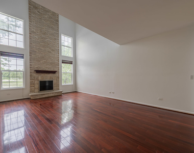 1226 Bradley Circle - Photo Thumbnail 5