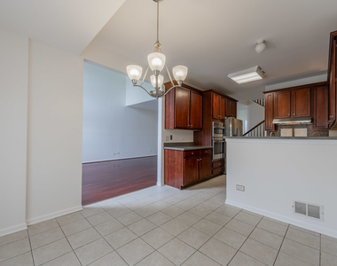 1226 Bradley Circle - Photo Thumbnail 8