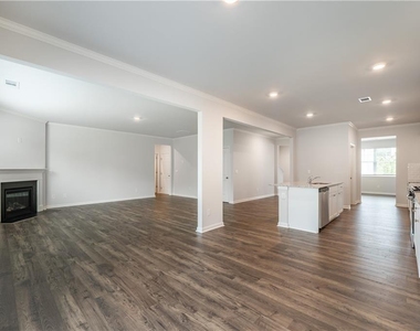 74 Grove Springs Court Se - Photo Thumbnail 7