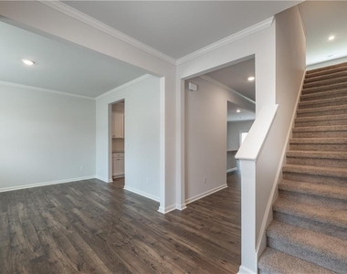 74 Grove Springs Court Se - Photo Thumbnail 10