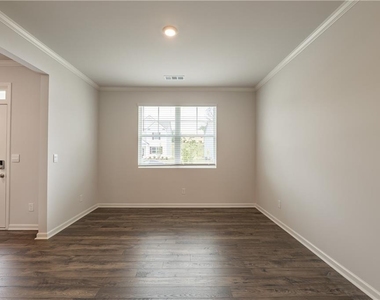 74 Grove Springs Court Se - Photo Thumbnail 13