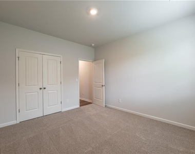 74 Grove Springs Court Se - Photo Thumbnail 16