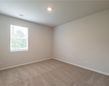 74 Grove Springs Court Se - Photo Thumbnail 15