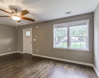 567 Ashburton Avenue - Photo Thumbnail 6