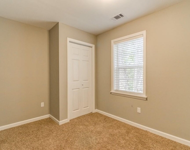 567 Ashburton Avenue - Photo Thumbnail 14