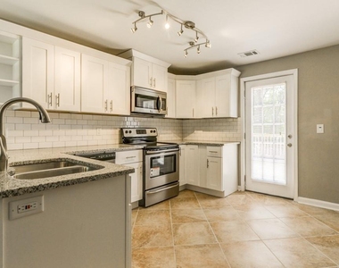 567 Ashburton Avenue - Photo Thumbnail 2