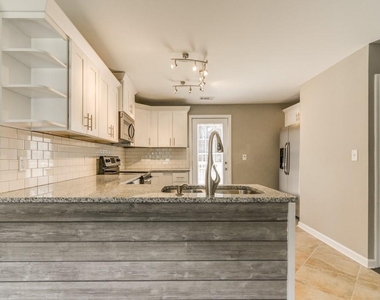567 Ashburton Avenue - Photo Thumbnail 8