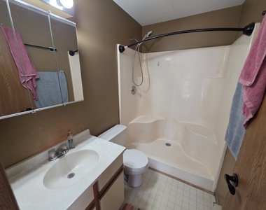 4402 W Shamrock Lane - Photo Thumbnail 8