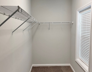 811 E Main Street - Photo Thumbnail 8