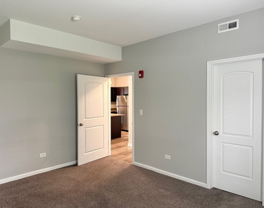 811 E Main Street - Photo Thumbnail 7