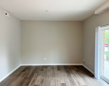 811 E Main Street - Photo Thumbnail 3
