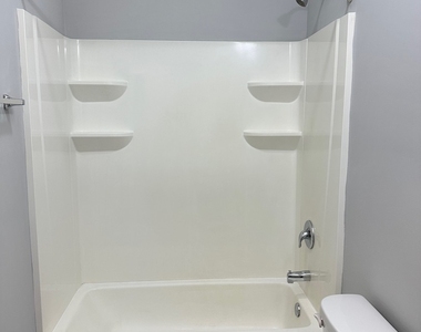 811 E Main Street - Photo Thumbnail 10