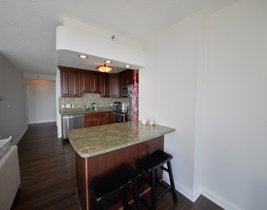 10 E Ontario Street - Photo Thumbnail 5