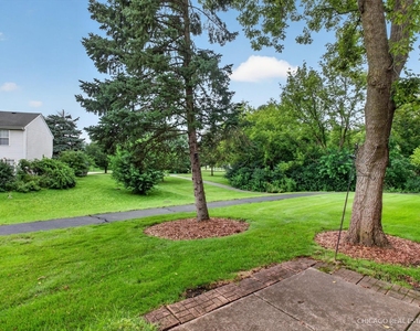 152 Brittany Drive - Photo Thumbnail 14