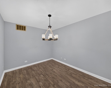 152 Brittany Drive - Photo Thumbnail 6