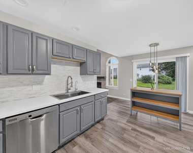 152 Brittany Drive - Photo Thumbnail 1