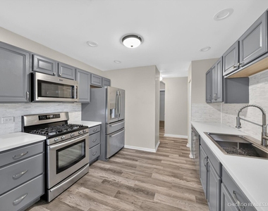 152 Brittany Drive - Photo Thumbnail 2