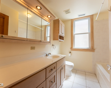 5325 W Montrose Avenue - Photo Thumbnail 14