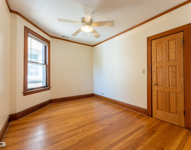 5325 W Montrose Avenue - Photo Thumbnail 13