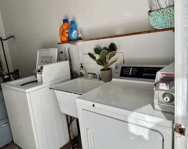 209 W Maple Avenue - Photo Thumbnail 17