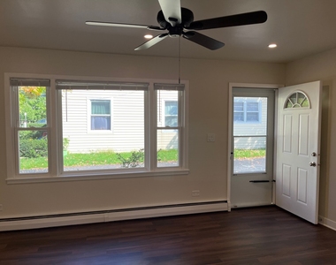 209 W Maple Avenue - Photo Thumbnail 4