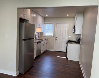 209 W Maple Avenue - Photo Thumbnail 5