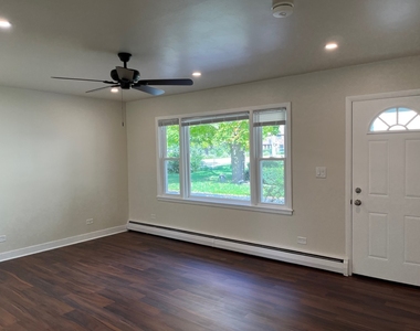 209 W Maple Avenue - Photo Thumbnail 3