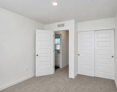 101 Fieldcrest Avenue - Photo Thumbnail 12