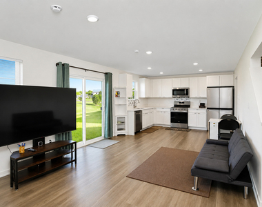 101 Fieldcrest Avenue - Photo Thumbnail 3