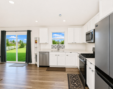 101 Fieldcrest Avenue - Photo Thumbnail 7