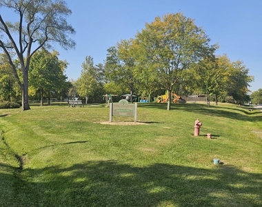 8440 W 95th Street - Photo Thumbnail 18